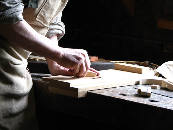 Nacemos de la influencia y formación  heredada en el sector de la <strong>carpintería de madera y ebanistería  en Bolvir.</strong>